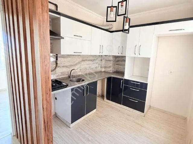 Acar Emlak'tan 50. Yıl Mahallesı'nde Satılık Ara Kat 2 + 1