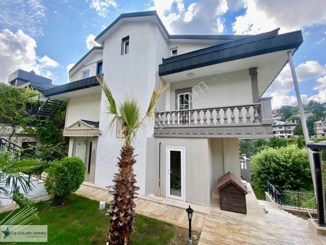Acarkent'te Kiralık 3+1 Villa Katı.