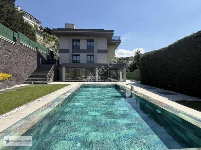 Acarkent'te Ticari/mesken Kullanımlı Lüks Kiralık Villa.
