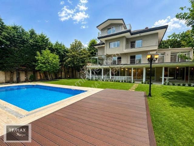 Acarkentte Yenilenmiş, Özel Havuzlu 8+2 Büyütülmüş C Villa