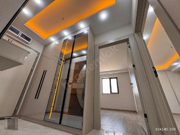! ACARLAR'DAN PARK CEPHELİ ARA KATTA 1.SINIF 2+1 CADDE ÜZERİ
