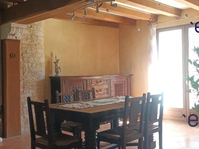 ACCUEILLANTE LONGERE RENOVEE PROCHE DE LOUDUN