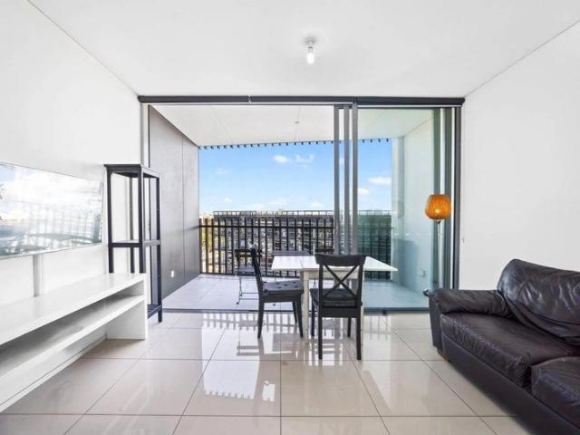 ACCUIRE PROPER 1 BEDROOM APARTMENT FACING SOUTH IN BEST SUBURBAN!