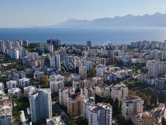 Acc Homes'tan Şehrin Kalbinde Yeşilbahçe'de Satılık Geniş 3+1