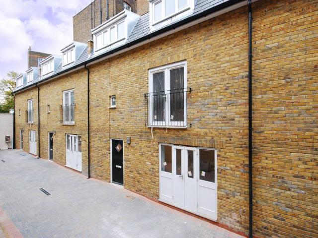 Accanto Interiors, Chiswick High Road, London, W4 5RA, United Kingdom | 2 bed townhouse for rent #140228177 | Rentberry