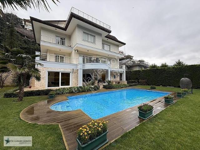 Acce Gayrimenkul'den Acarkent'te Eşyalı Kiralık Villa.