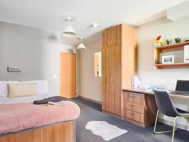 Accessible Classic Studio