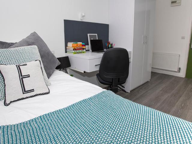 Accessible Studio to let at The Cube Ealing, 11 Popes Lane, Ealing, London, W5 4NG | Accommodation for Students