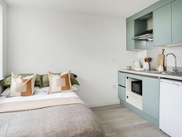 Accessible Studio to let at The Paragon, Boston Manor Road, Brentford, London, TW8 9QW | Accommodation for Students