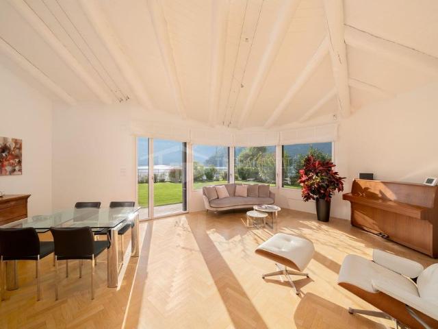 ACCOGLIENTE CASA CON GIARDINO E VISTA LAGO