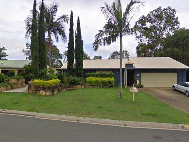 Accommodation, meals, electricity and water provided on the beautiful house at the gold coast