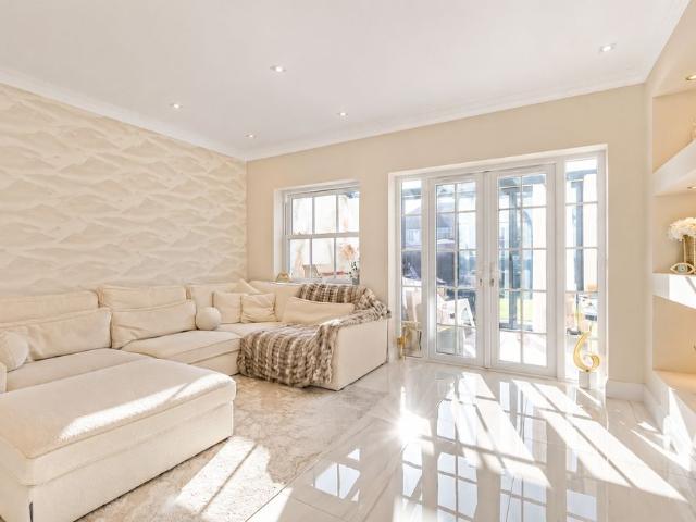 Accommodation Road, Barnet, EN4