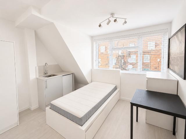 Accommodation Road, London NW11, Room to rent, £1,000 pcm | PrimeLocation
