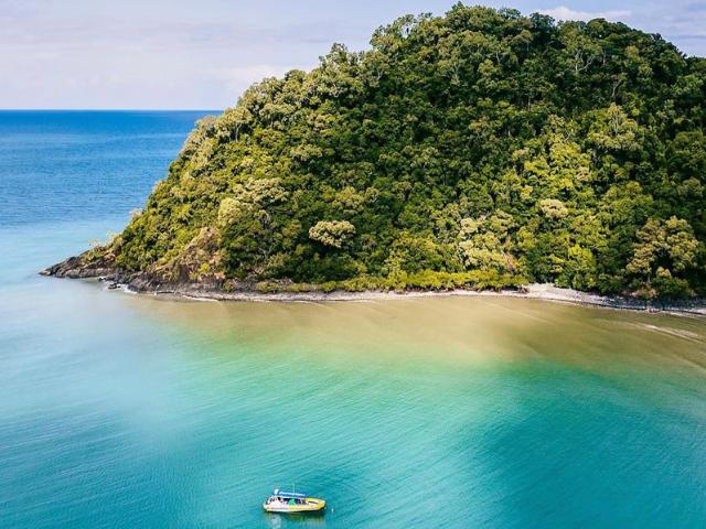 ACCOMMODATION & TOURISM BUSINESS FOR SALE IN CAPE TRIBULATION 2820MF