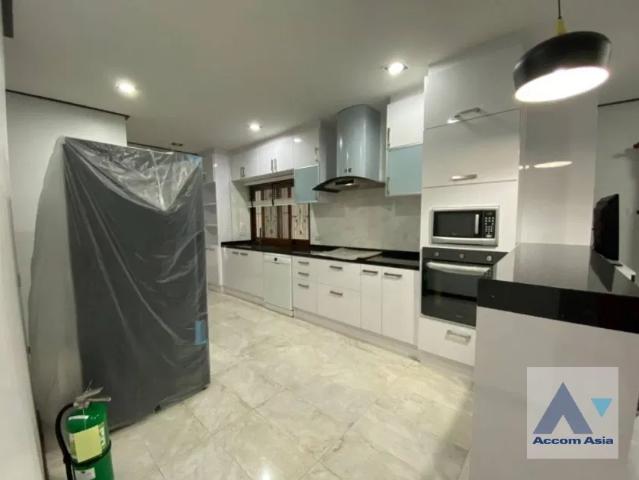 AccomA 4 BR House in Phaya Thai AA36594
