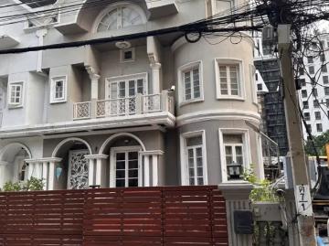 AccomA Home Office 4 BR Townhouse in Lumphini AA43517