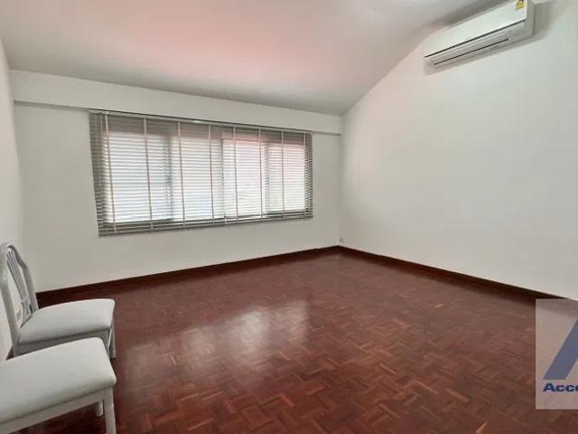 AccomA Home Office 6 BR Townhouse @Townhouse Phaholyothin 1818