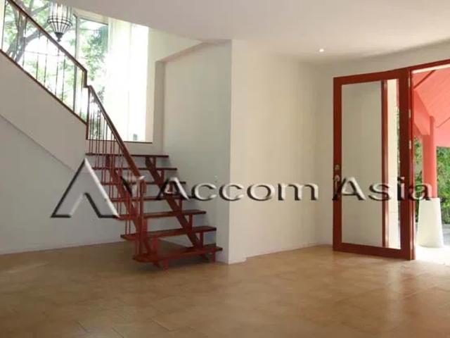 AccomA Private Swimming Pool,Pet friendly 4 BR House in Bang Kapi 13000