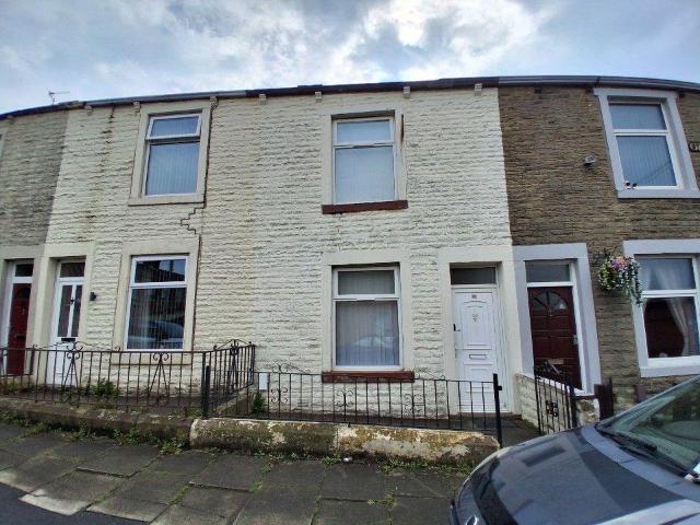 Accrington BB5 2 bed terraced house to rent £615 pcm £142 pw