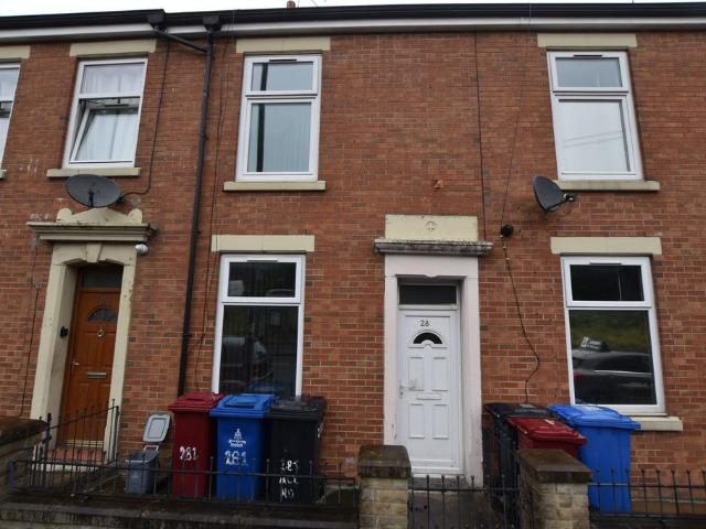 Accrington Road, Blackburn, BB1 2 bed terraced house to rent £695 pcm £160 pw