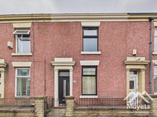Accrington Road, Blackburn. lancs. 4 bed terraced house to rent £925 pcm £213 pw