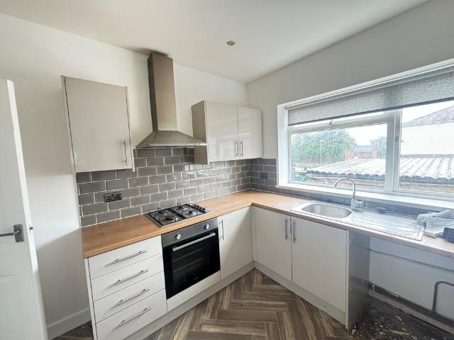 Accrington Road, Blackburn 3 bed end of terrace house to rent £695 pcm £160 pw