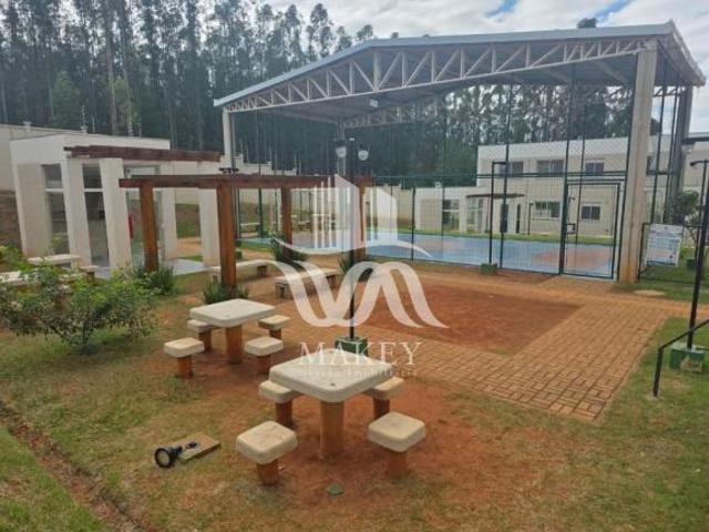 Aceita financiamento apartamento 2 dormitórios, cozinha, sala ampla, banheiro e garagem rotativa. A