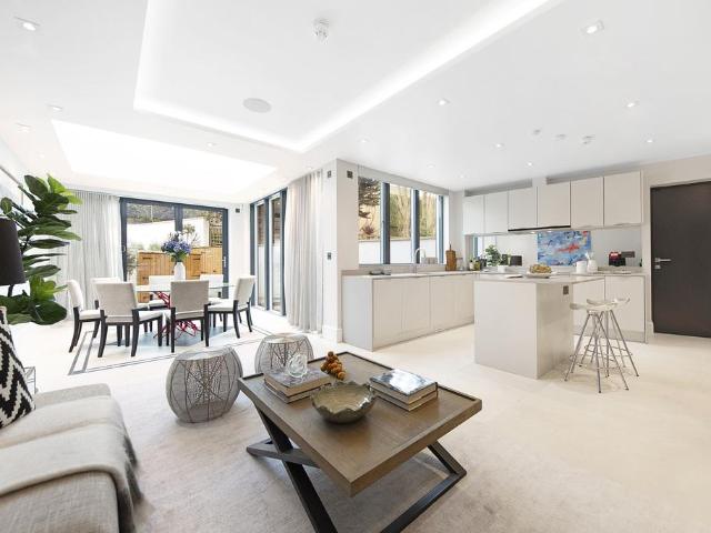 Acer House, 3b Lincoln Avenue, London, SW19 5JT, United Kingdom | 6 bed duplex for rent #137168717 | Rentberry