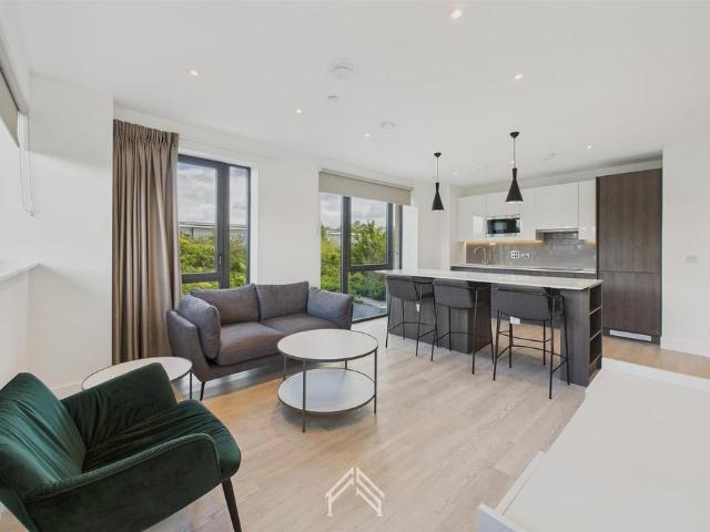 Acer Point, Watford WD18 2 bed apartment to rent £2,060 pcm £475 pw
