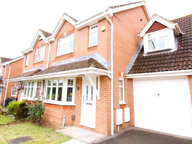 Acer Way, Havant, Hampshire, PO9 3 bed semi detached house to rent £1,650 pcm £381 pw