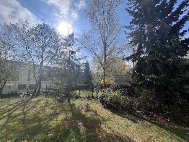 Achtung Fenster neu! bezugsfrei 2 Zimmer 2 Parkplätze optional