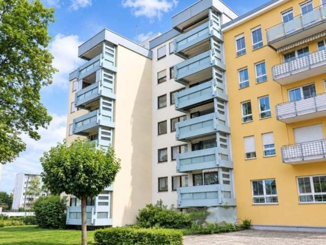 Achtung! Renovierte 4 Zimmer Eigentumswohnung mit zwei Balkonen in Weiden Ost, ab 01.11.2026 frei