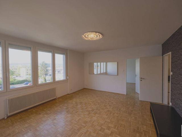 ACHTUNG STARKE PREISREDUKTION Traumhafter Ausblick Heller, moderner Familienwohntraum mit Loggia & Klimaanlage