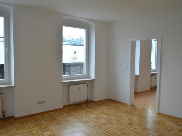 ACHTUNG STUDENTEN! 2 Zimmer Wohnung mit Tageslichtduschbad und Einbauküche