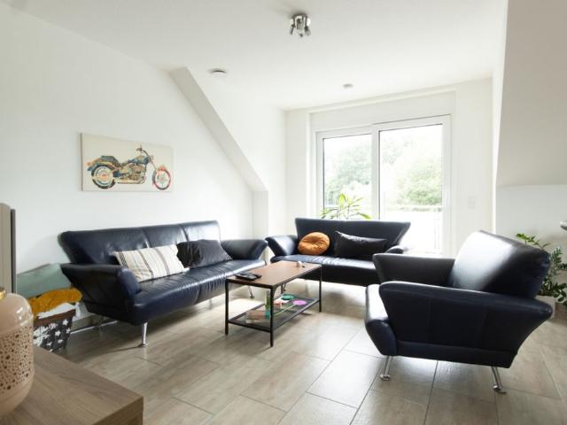 Achtung solvente Mieter aufgepasst! Neuw. OG Wohnung mit Carport und Balkon in bevorz. Wohnl. von Ppg