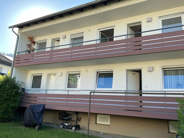 Achtung: Wohnung nur mit gültigem Wohnberechtigungsschein für zwei Personen