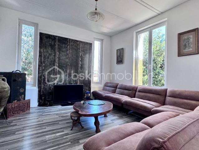 Achat Maison de caractère rénovée 179 m² 4 chambres Terrain arboré avec piscine à Toulon