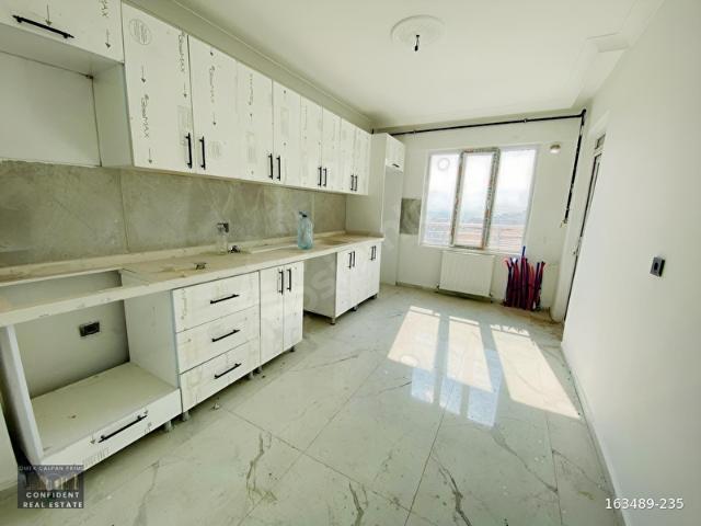 ACİL BOSTANCIK MH. LÜX YAPILI ARA KATTA SATILIK SIFIR 3+1 DAİRE