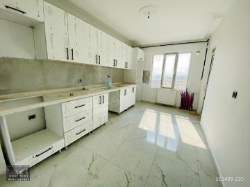ACİL BOSTANCIK MH. LÜX YAPILI ARA KATTA SATILIK SIFIR 3+1 DAİRE