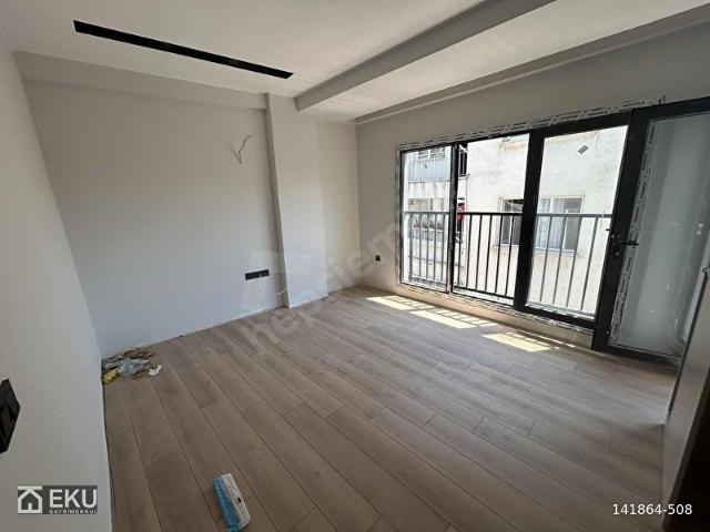 ACİL KUŞADASI MERKEZ DENİZE 200 METRE MESAFEDE SATILIK 2+1 DAİRE