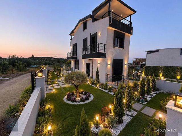 ACİLL DİDİMDE SATILIK KÖŞE BAŞI DENİZ MANZARALI 3+1 SIFIR VİLLA