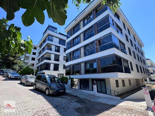 ACIBADEMDE VALİDEBAĞ KORUSU KARŞISI SIFIR BİNADA SATILIK 2+1