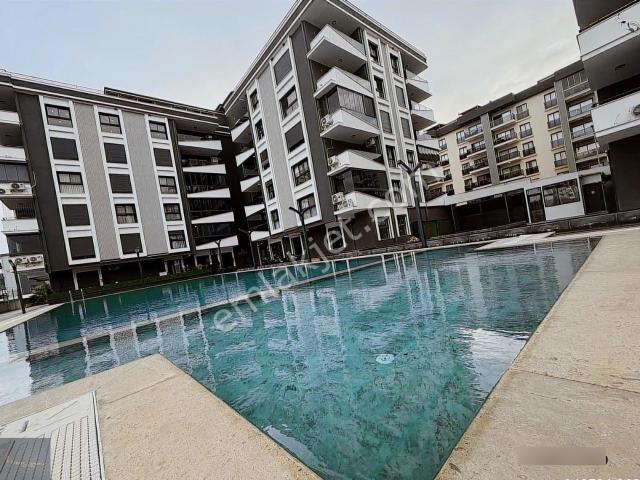 Acil Acil Havuzlu Site İçi 2+1 Arakat Ultra Lüks Satılık