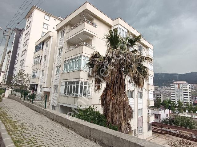 Acil Acilfırsat Abdulhamithan Camiine Yakın Satılık Ara Kat 3+1