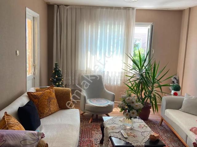 Acil Buca İzkent Mahde 2+1 85m2 D.gazlı Arakat Ayrı Mutfak Klasık Daire