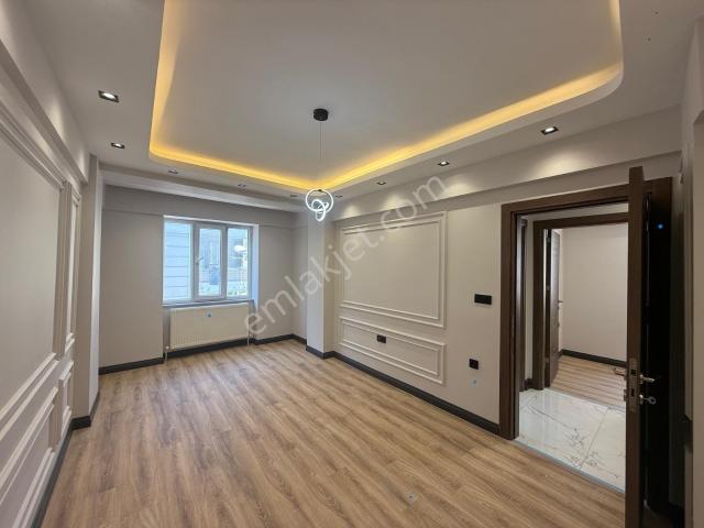 Acil Bayrampaşa Lüks 3+1 Ebeveyn Banyolu Kiralık Ara Kat Daire