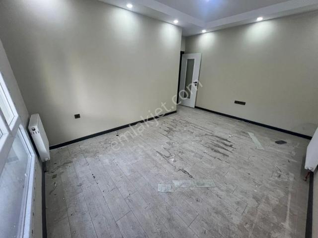 Acil Daha Ucuzu Yok Site İçinde Otoparklı 1 Katta 2+1