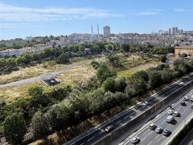 Acil İnistanbul Da Satılık, Köşe Önü Açık,büyük M2 Daire, Boş
