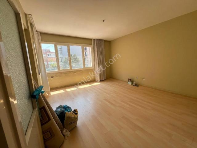 Acil Konak Betonyalda 2+1 95m2 Arakat Ayrı Mutfak Klasık Daire