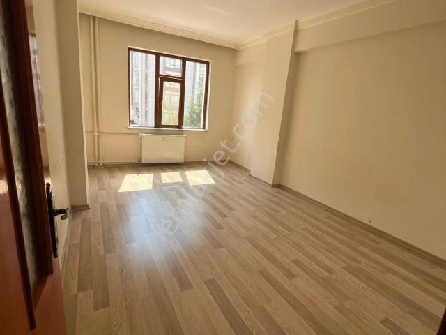 Acil Satılıktır Yazır Mah Uygun Fiyata 3+1 Ara Kat Daire